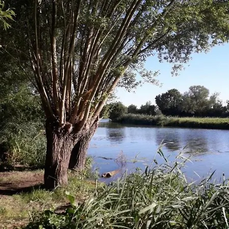 La Choletiere Au Bord De L'eau